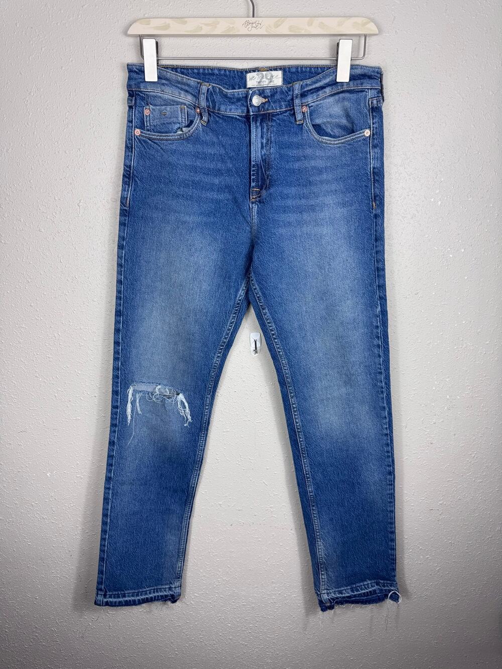 We The Free High Rise Distressed on Knee Jeans Womens Size 29